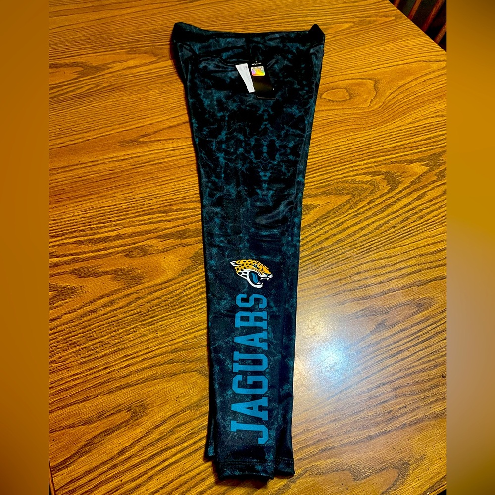 New Womens Jacksonville Jaguars dri-fit leggings Size large NFL Athletic wear